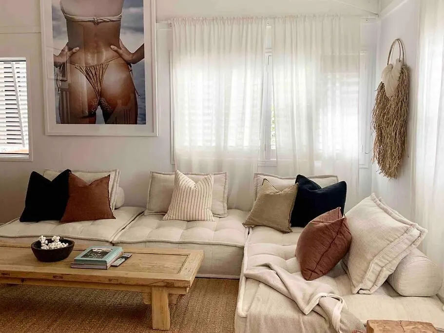 The Lodge Noosa ~ Coastal Luxe In Noosas Heart ヌーサヘッズ