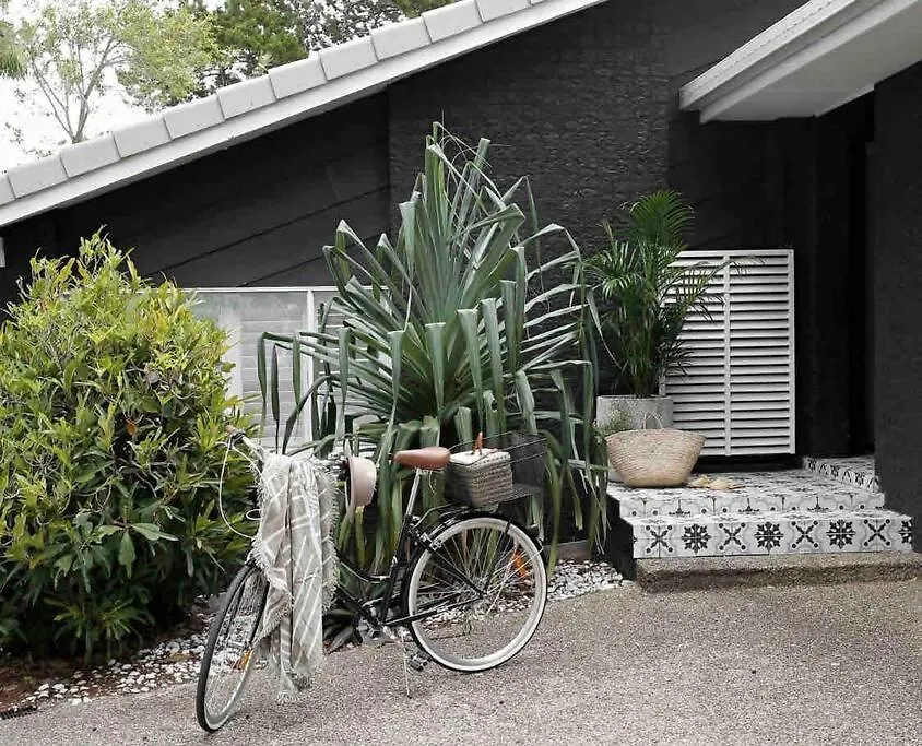 The Lodge Noosa ~ Coastal Luxe In Noosas Heart オーストラリア