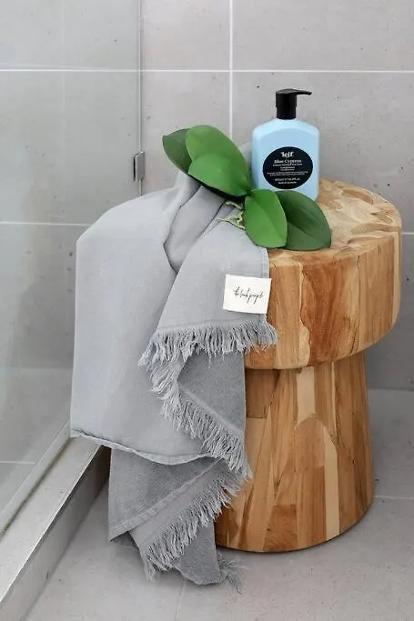 The Lodge Noosa ~ Coastal Luxe In Noosas Heart ヌーサヘッズ